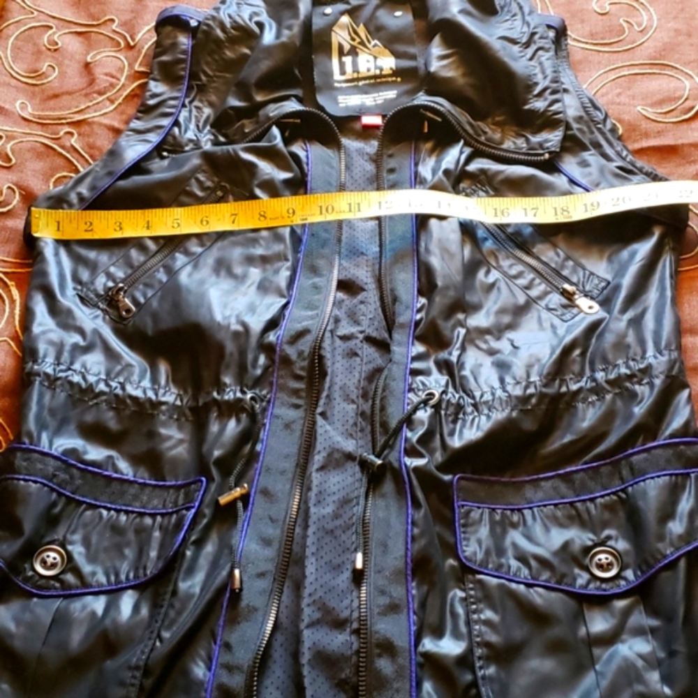 Outerware Vest - image 3